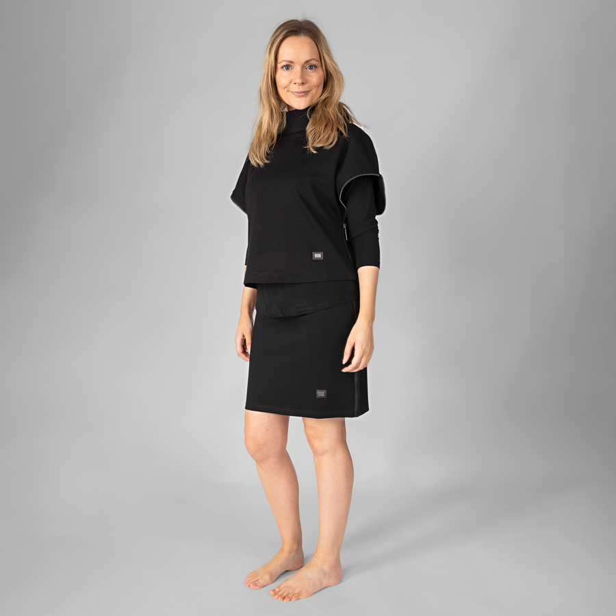 40 03 Black